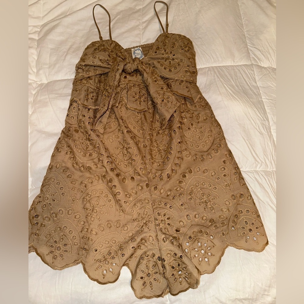 NEVER WORN Francesca’s Tan Linen Romper Size L